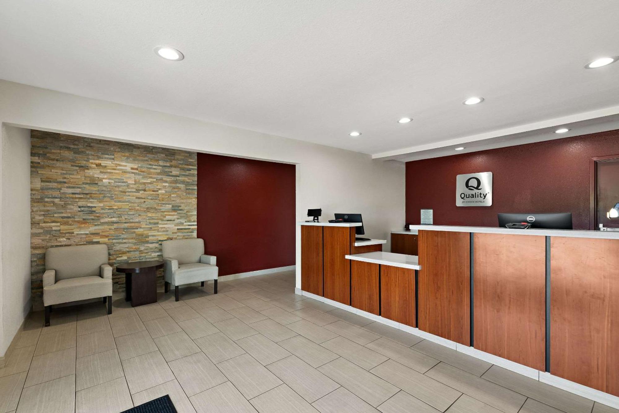 Quality Suites Wildwood - The Villages Exterior photo